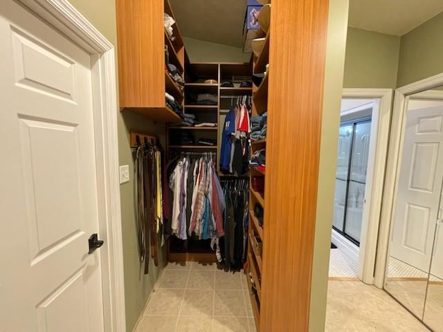523 Franklin Farms Road Washington, PA 15301 - Photo 28 of 36 Owners suite walkin closet