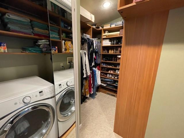 523 Franklin Farms Road Washington, PA 15301 - Photo 30 of 36 Owners suite walk in closet and laundry room