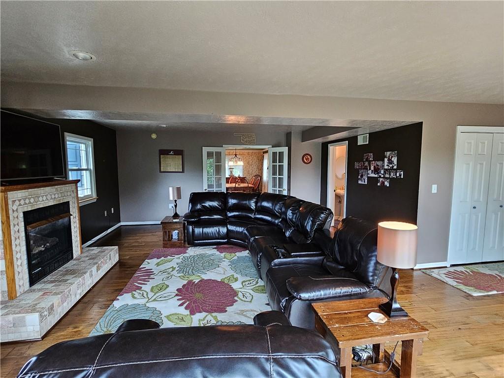 523 Franklin Farms Road Washington, PA 15301 - Photo 4 of 36 Kiving room
