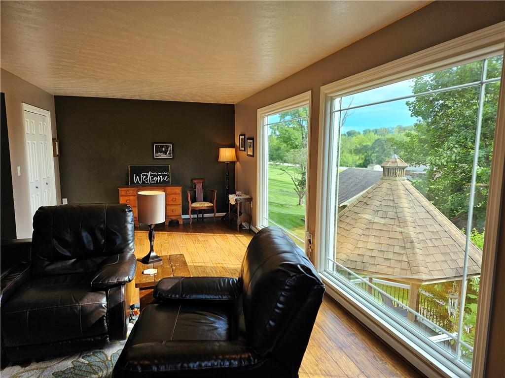 523 Franklin Farms Road Washington, PA 15301 - Photo 7 of 36 Living room alcove and picture window