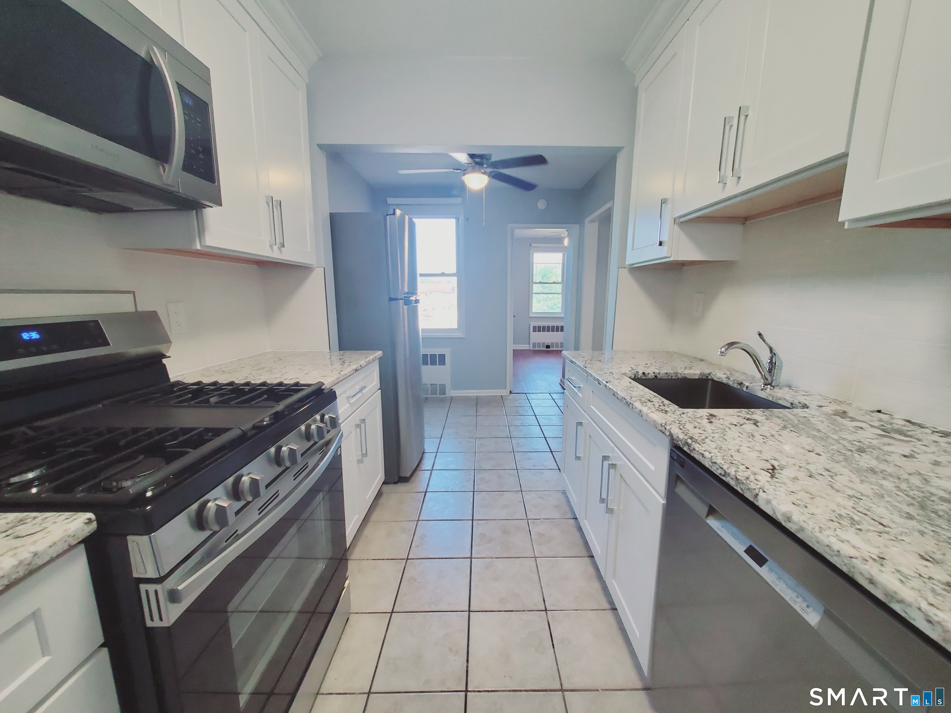 39 Glenbrook Road, Unit 2T Stamford, CT 06902 - Photo 3 of 10