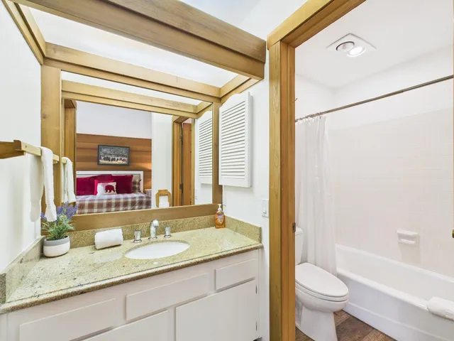 $1,195,000 | 1580 Snow Creek Condo Drive, Sun Valley, ID 83353