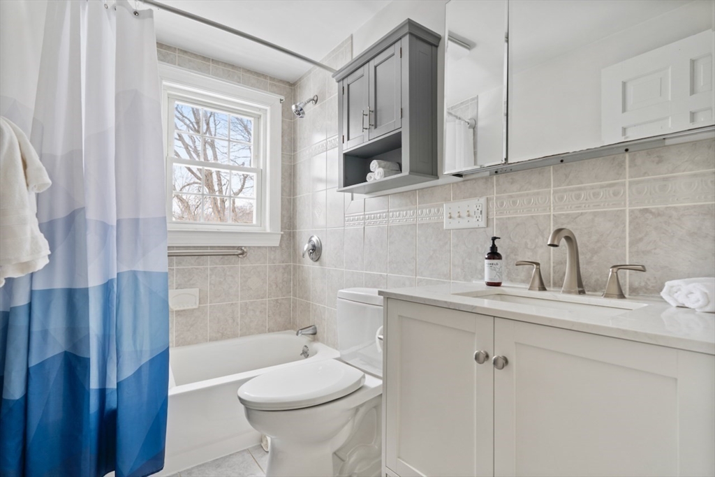 136 Marlborough Road Waltham, MA 02452 - Photo 13 of 17 Gallery Image 13