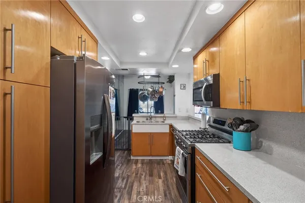 $649,000 | 722 West 223rd Street, Unit 2, Torrance, CA 90502