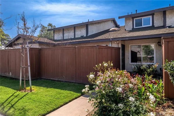 $649,000 | 722 West 223rd Street, Unit 2, Torrance, CA 90502
