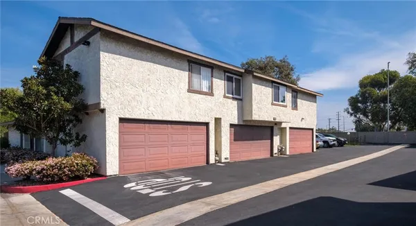 $649,000 | 722 West 223rd Street, Unit 2, Torrance, CA 90502