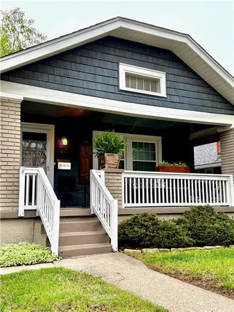 $300,000 | 27 West 74th Street, Kansas City, MO 64114