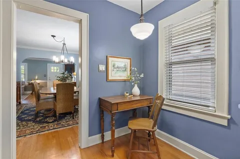 $300,000 | 27 West 74th Street, Kansas City, MO 64114