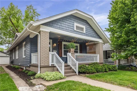 $300,000 | 27 West 74th Street, Kansas City, MO 64114