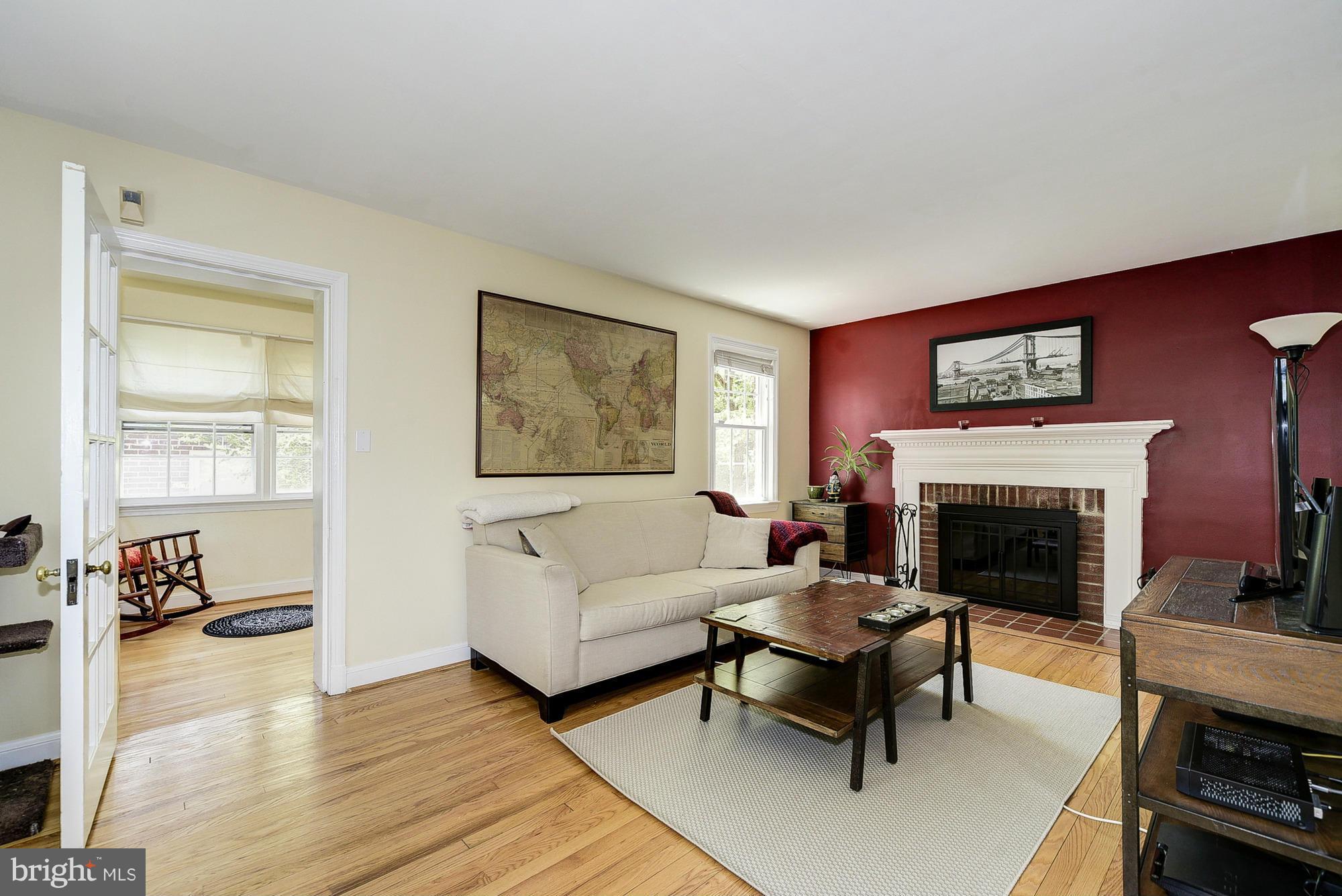 9208 Glenville Road Silver Spring, MD 20901 - Photo 3 of 23 Living Room
