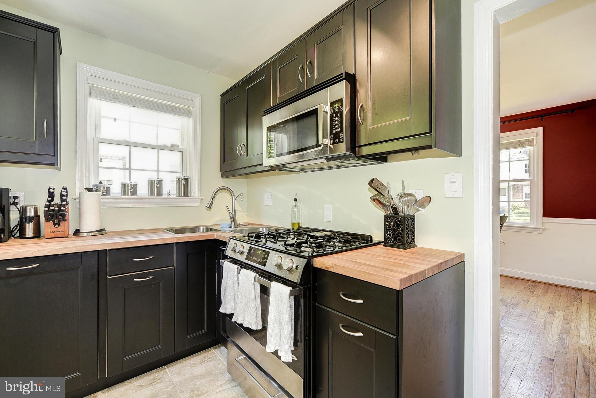 9208 Glenville Road Silver Spring, MD 20901 - Photo 8 of 23 Kitchen