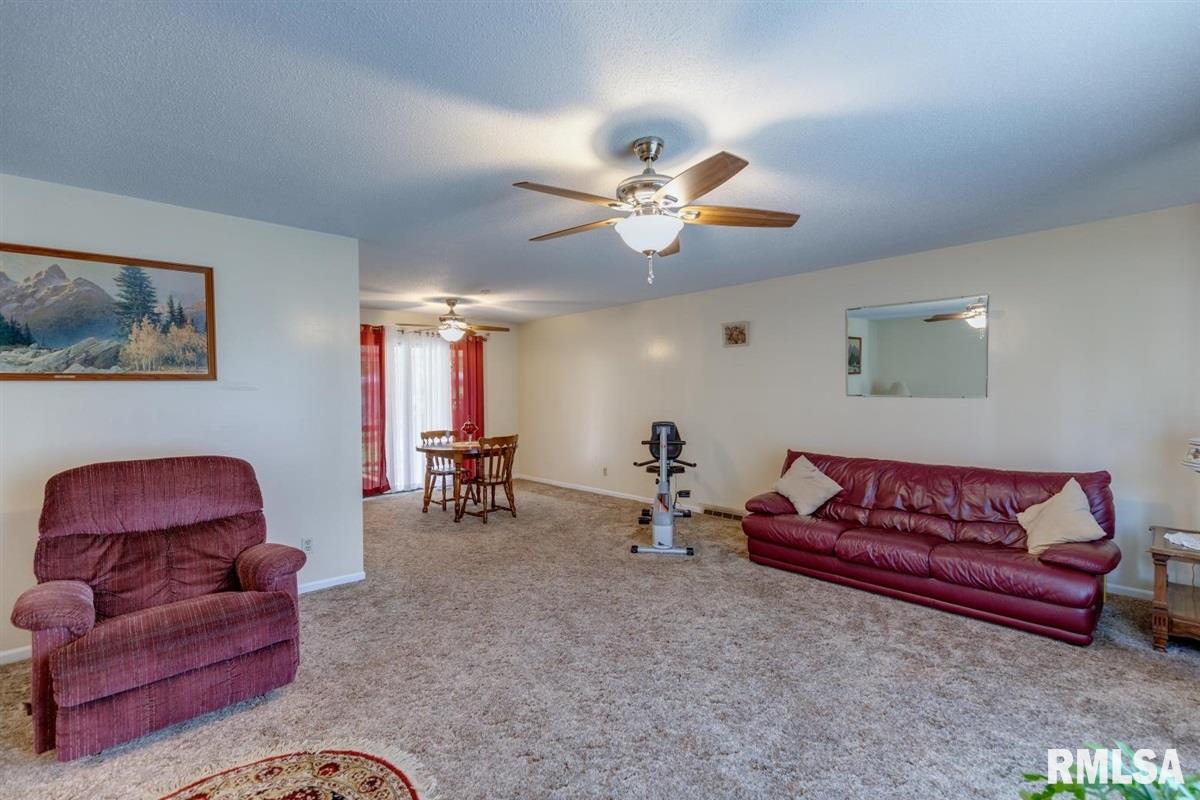 2213 Trowbridge Road Springfield, IL 62703 - Photo 4 of 25