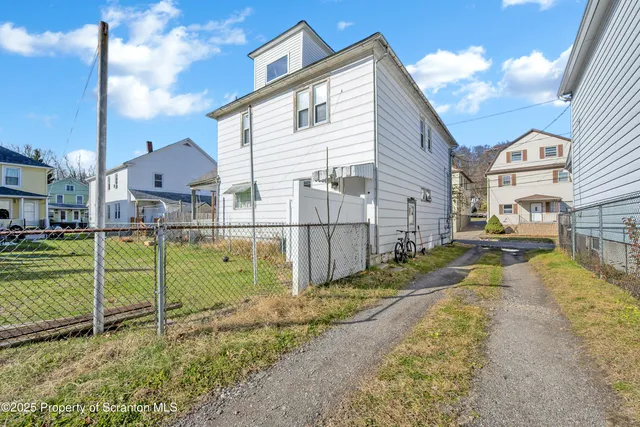 $1,145 | 53 Sobieski Street, Unit TOP, Wilkes Barre, PA 18706