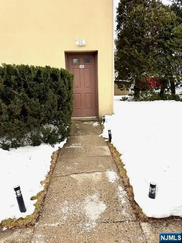 $1,300 | 425 New Milford Avenue, Unit 2, Dumont, NJ 07628