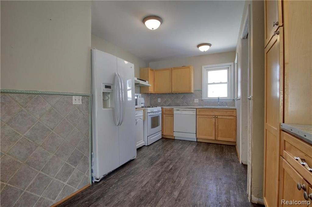 1570 Hampton Road Mount Clemens, MI 48043 - Photo 14 of 30