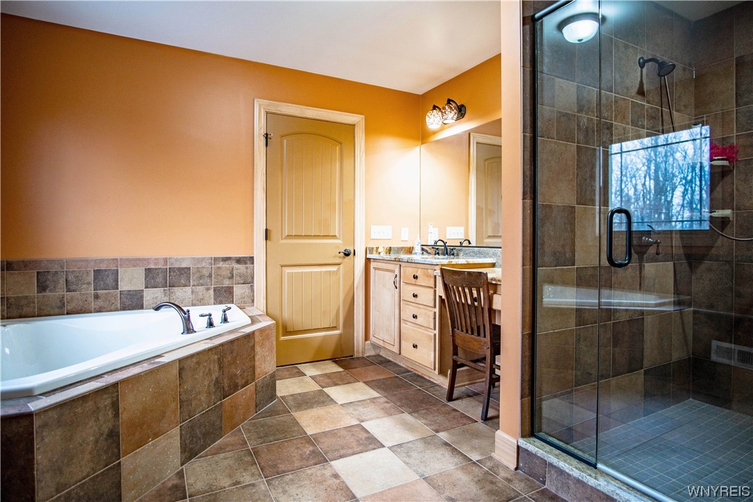 990 Dodge Road Amherst, NY 14068 - Photo 27 of 50 PRIMARY BATH