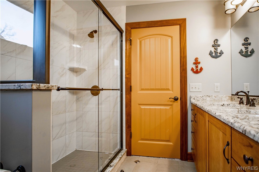 990 Dodge Road Amherst, NY 14068 - Photo 33 of 50 SEDOND FLOOR BATH