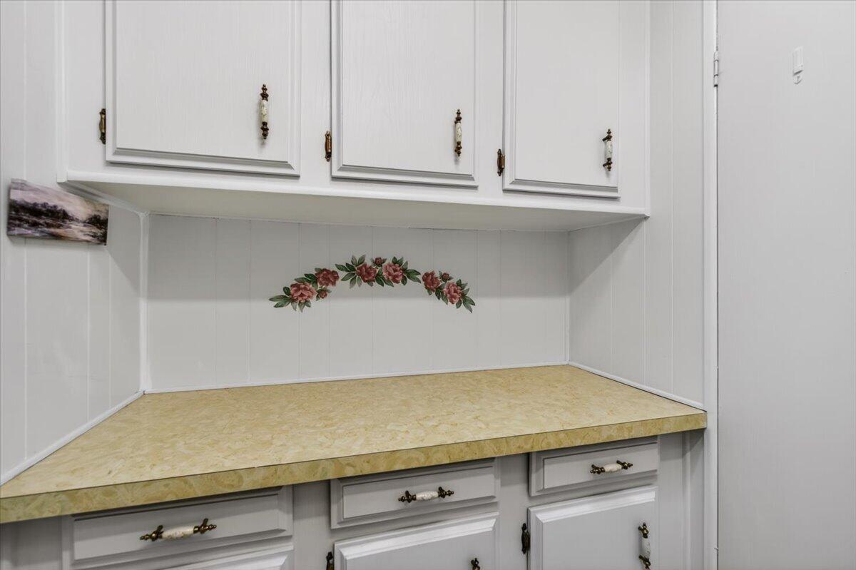 2252 Table Rock Road, Unit SPC 206 Medford, OR 97501 - Photo 17 of 33