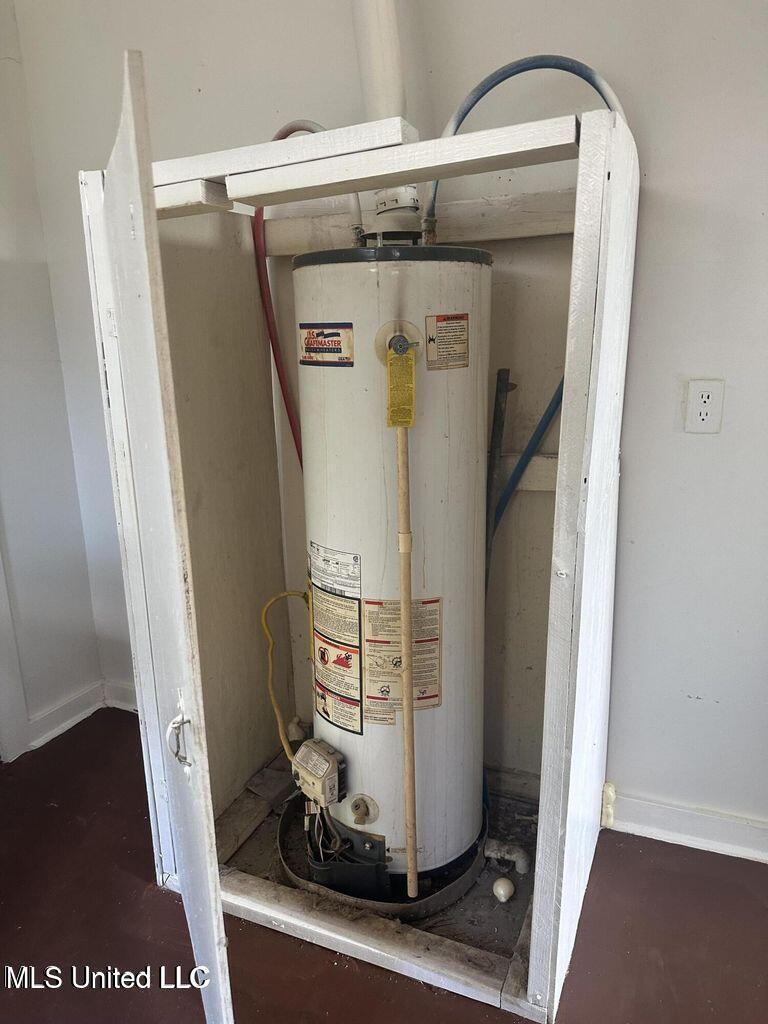 2012 Woodlawn Street, Unit 14 Jackson, MS 39203 - Photo 15 of 16 Gas WaterHeater