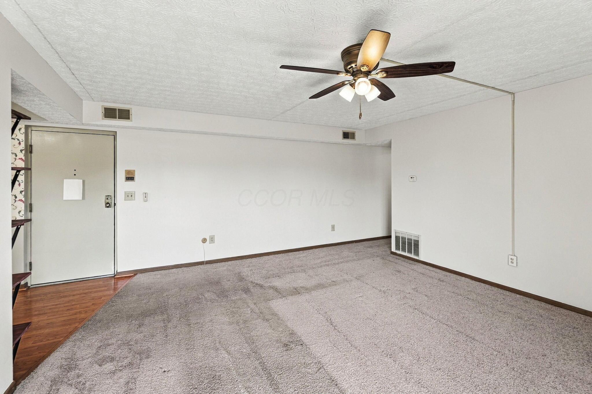 4115 Karl Road, Unit 201 Columbus, OH 43224 - Photo 7 of 31 Great Room