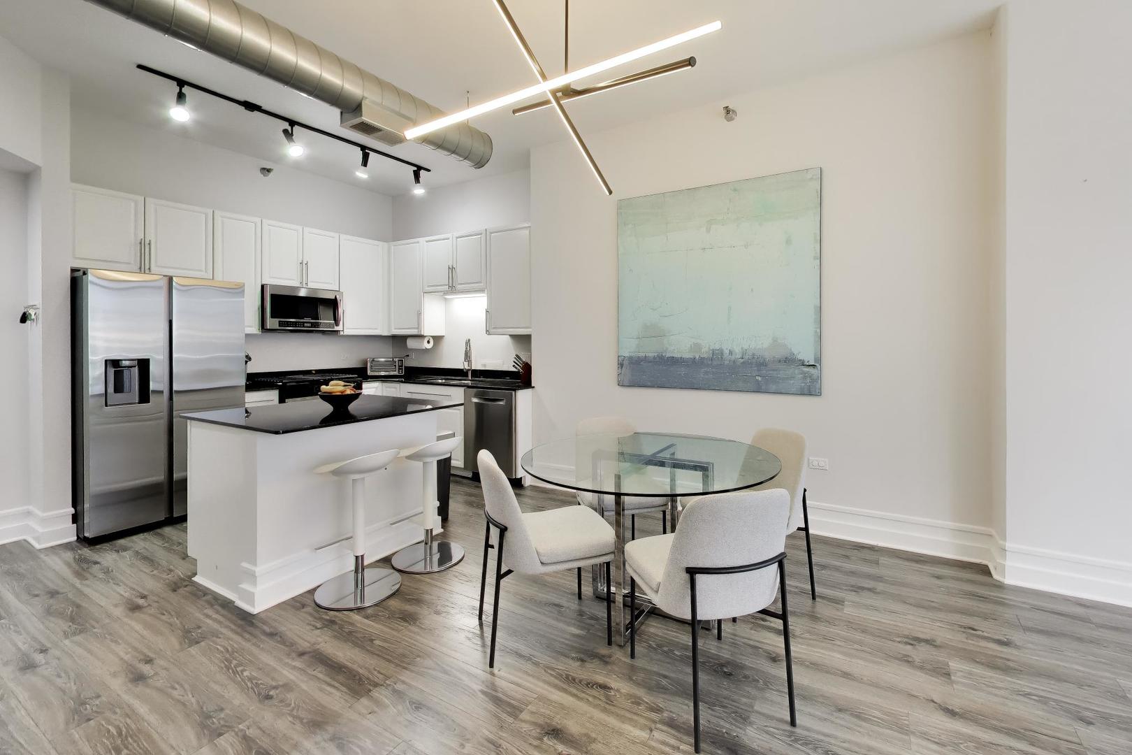 901 West Madison Street, Unit 1012 Chicago, IL 60607 - Photo 8 of 41 Gallery Image 8