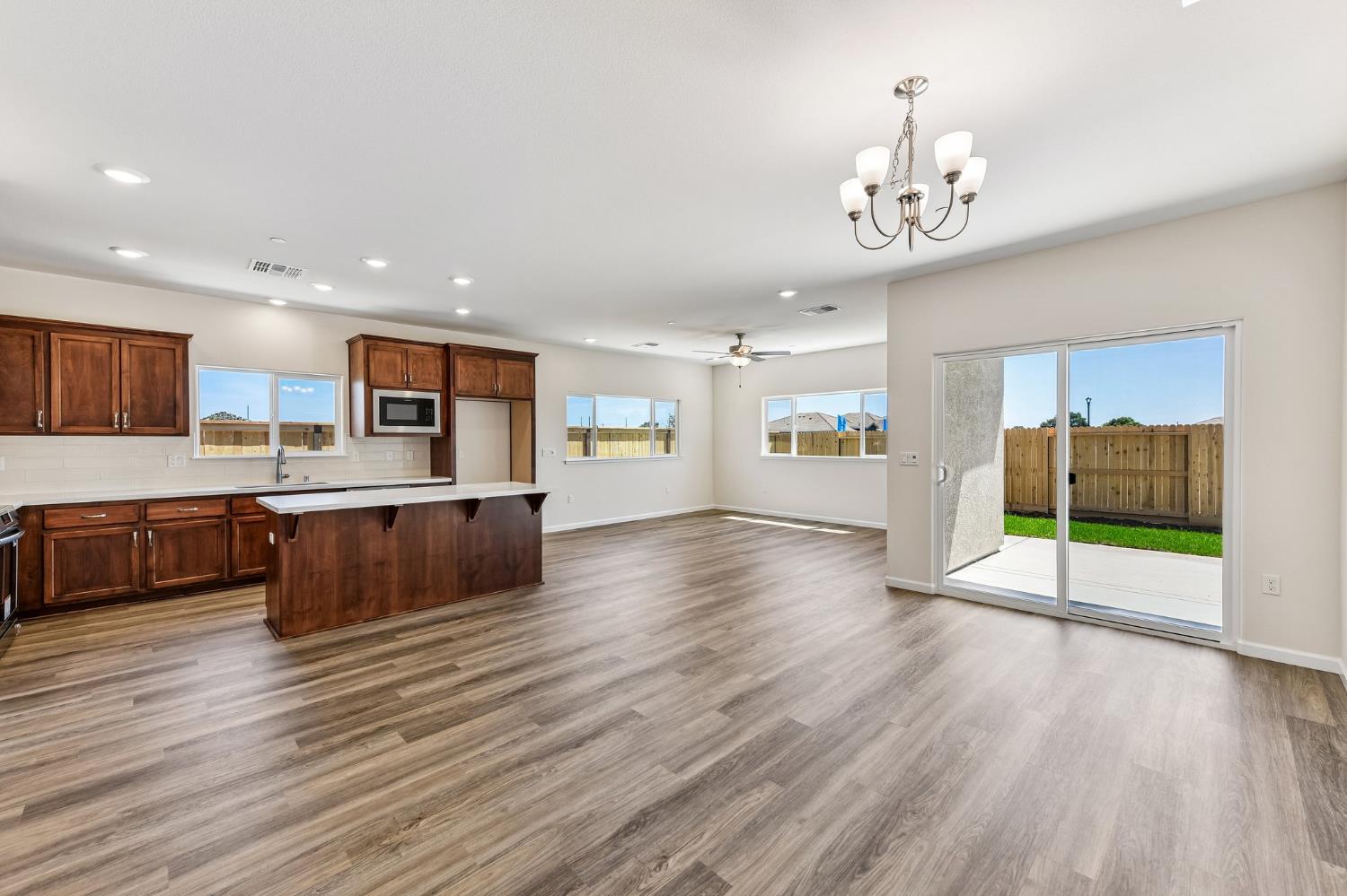 945 Norman Road Galt, CA 95632 - Photo 4 of 9