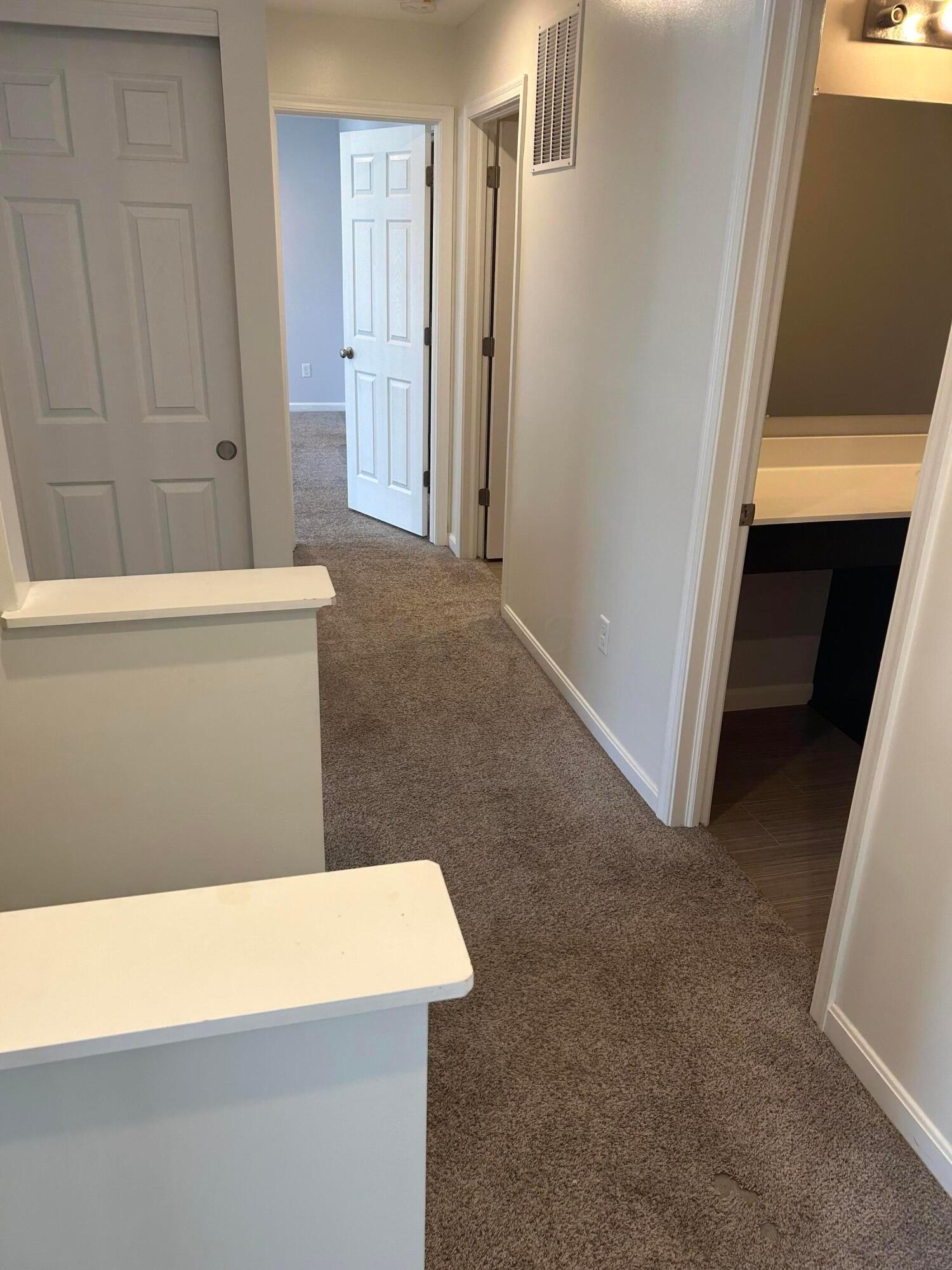 4853 Amber Crossing Road Columbus, OH 43232 - Photo 17 of 39 2 Floor Hallway