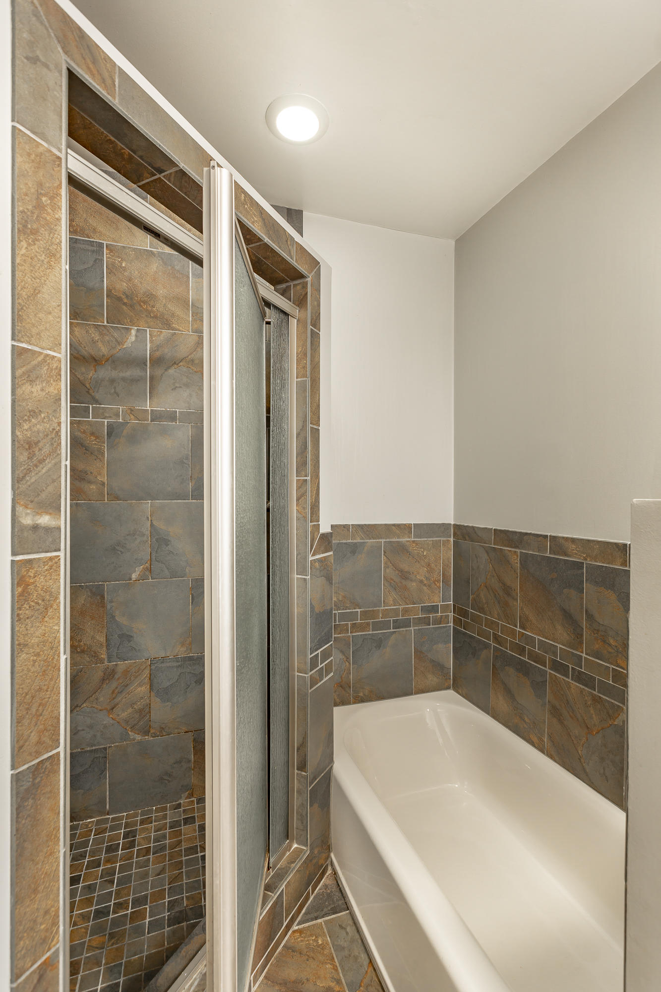 521 Gadd Road Hixson, TN 37343 - Photo 17 of 26 521 Gadd Rd. HD-18