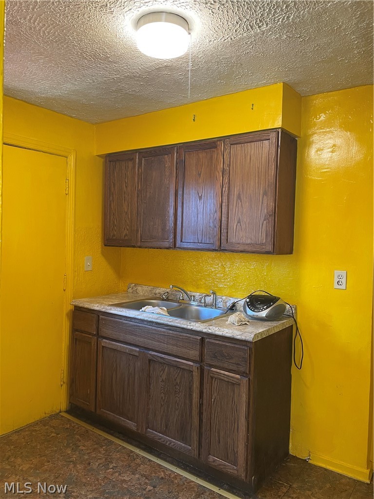 25541 Tungsten Road Euclid, OH 44132 - Photo 6 of 24 Gallery Image 6