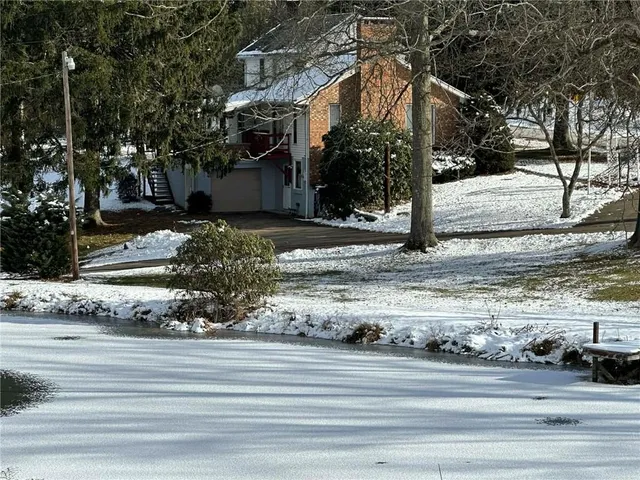 a view of outside space area