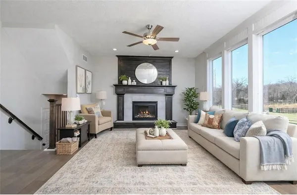 $649,950 | 6118 Lewis Drive, Shawnee, KS 66226