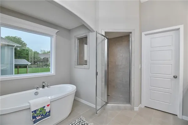 $649,950 | 6118 Lewis Drive, Shawnee, KS 66226