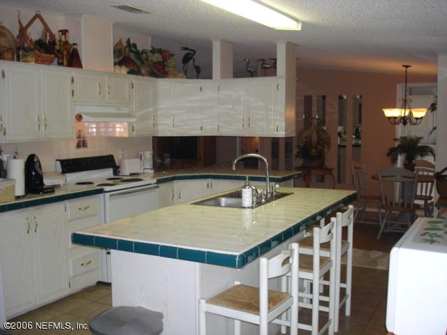 105 Compton Street Interlachen, FL 32148 - Photo 3 of 13 Kitchen