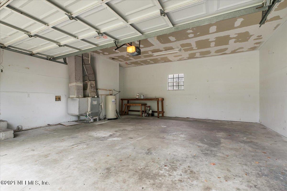 12218 Yellow Bluff Road Jacksonville, FL 32226 - Photo 15 of 23 15-Garage