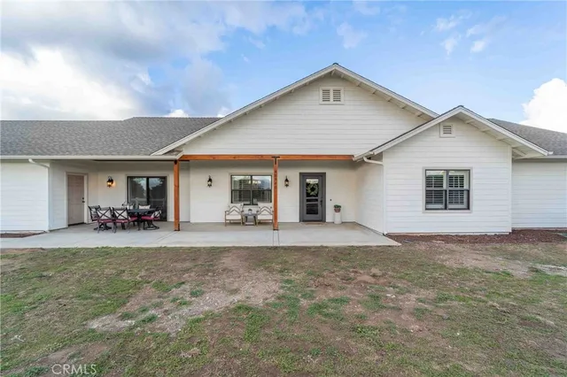 a view of a house with a outdoor space