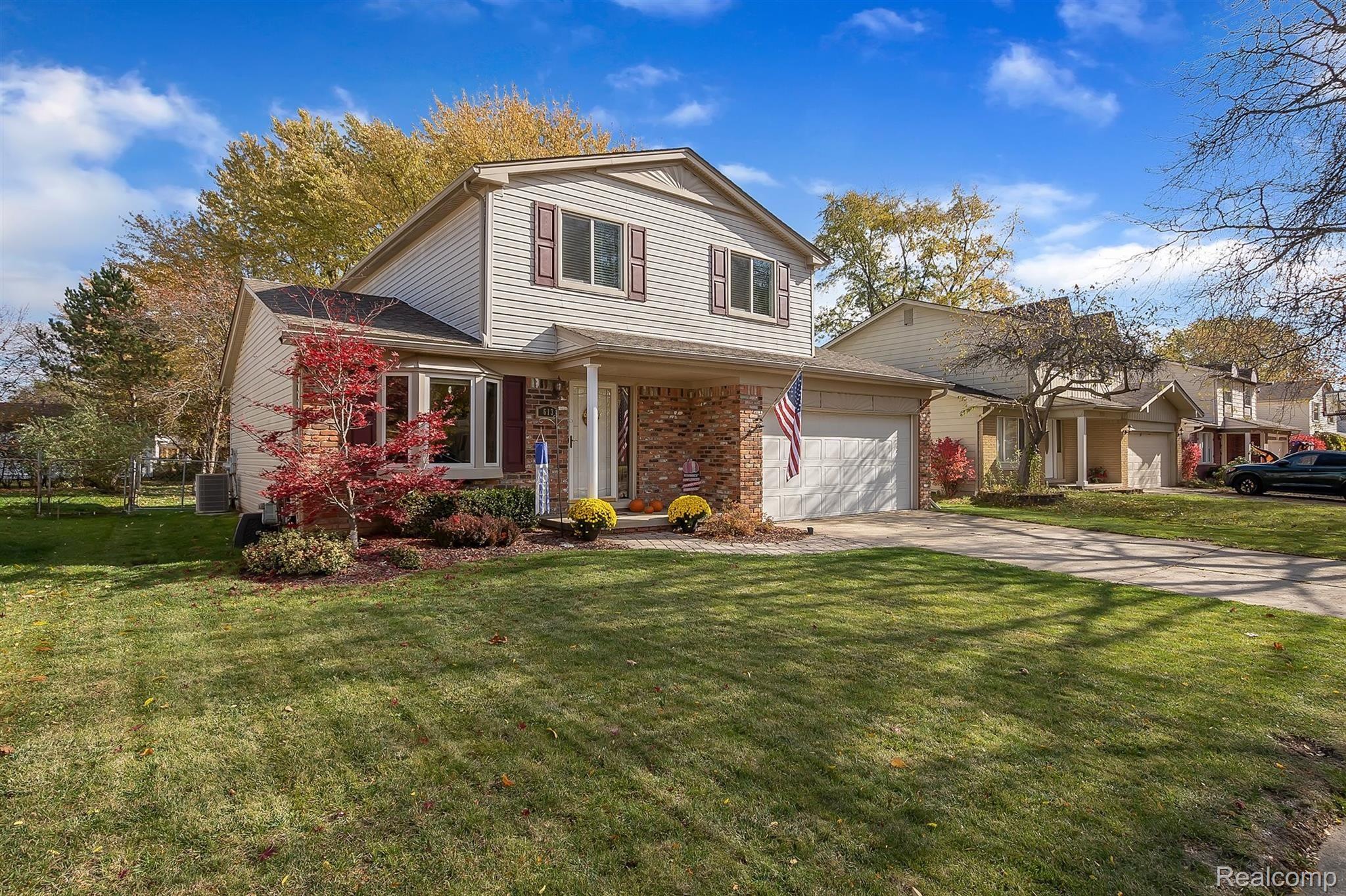02-613 Merrimac  Rd-windowstill-rea.jpg