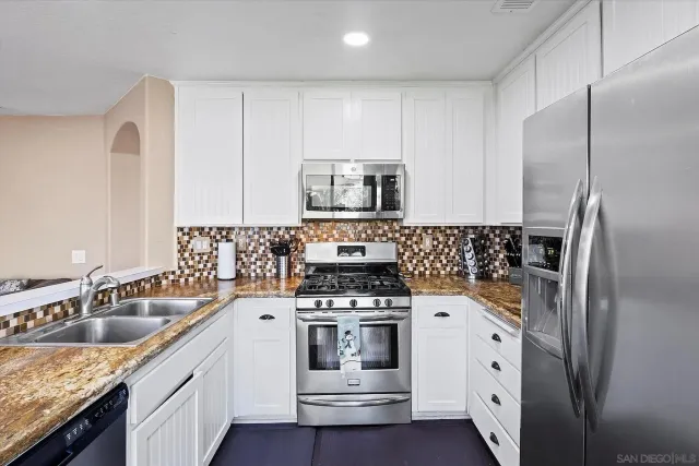 $4,550 | 3718 Via Las Villas, Oceanside, CA 92056