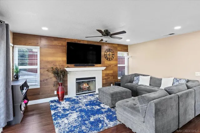 $4,550 | 3718 Via Las Villas, Oceanside, CA 92056