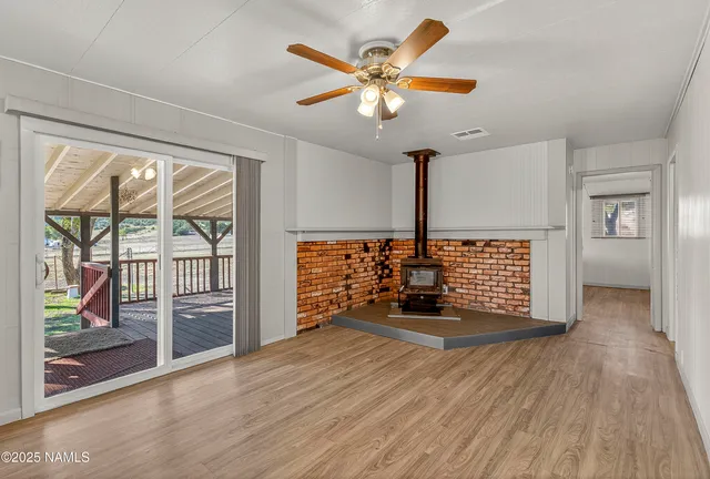 a view of an entrance of the house