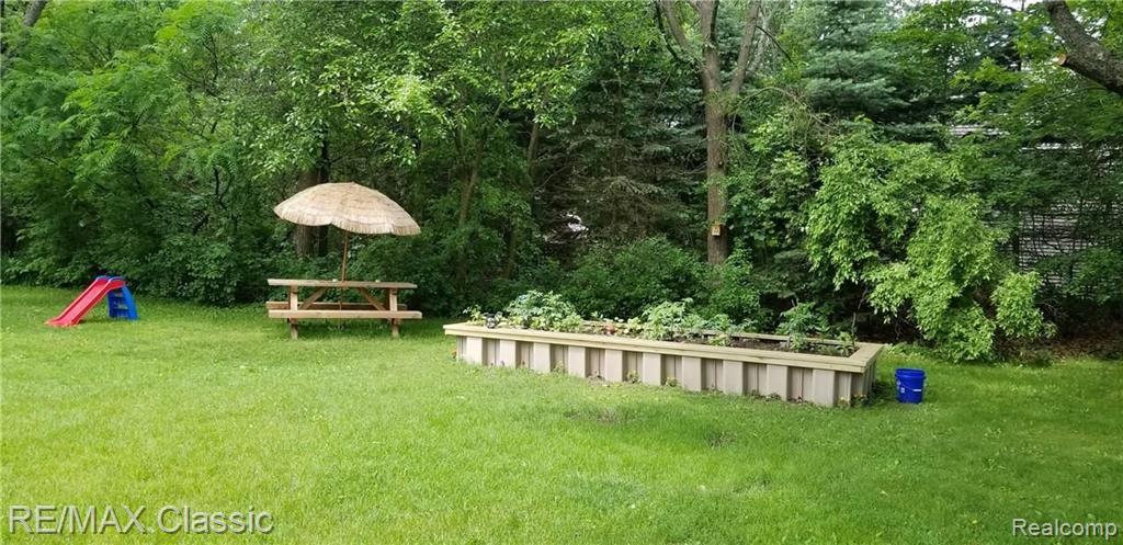 2049 Duck Lake Road North, Unit 6 Highland, MI 48356 - Photo 10 of 12