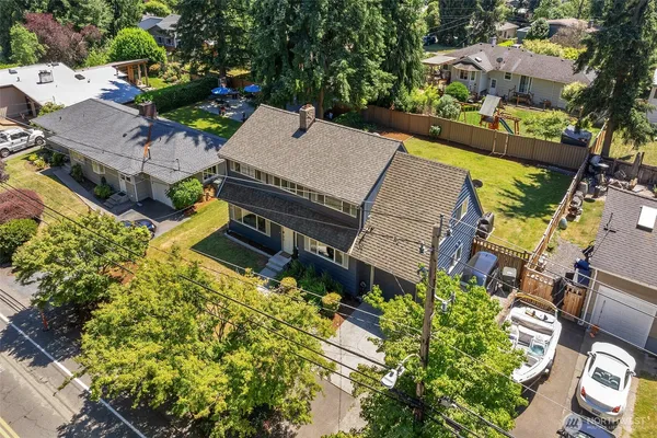 $975,000 | 6505 Northeast Arrowhead Drive, Kenmore, WA 98028