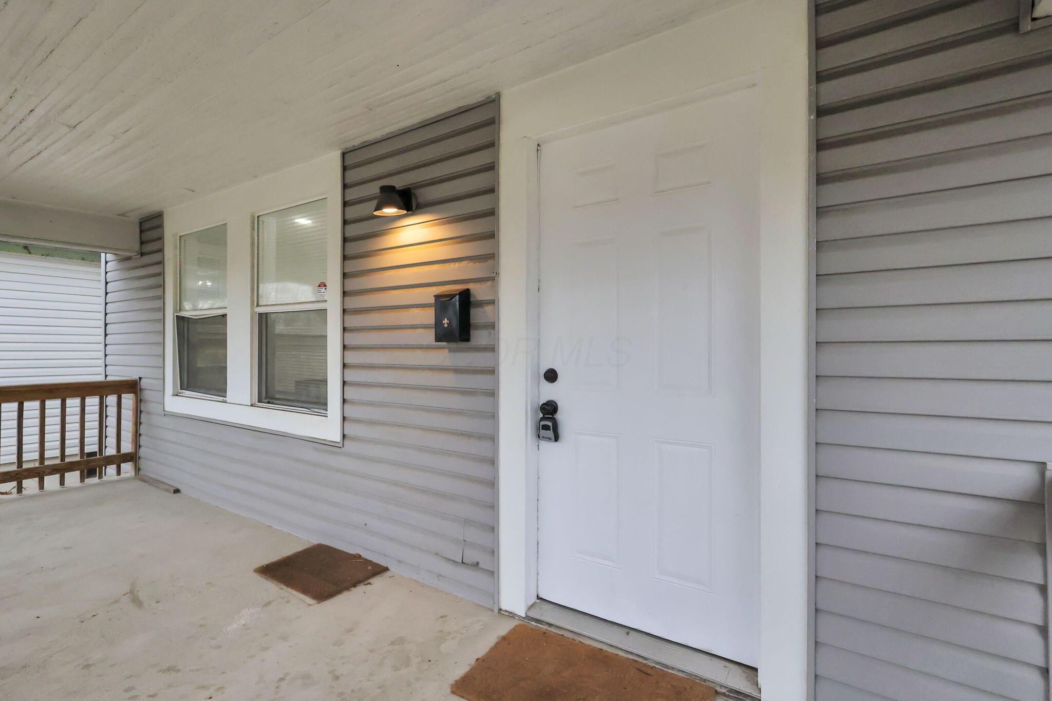 1318 Lockbourne Road Columbus, OH 43206 - Photo 7 of 53