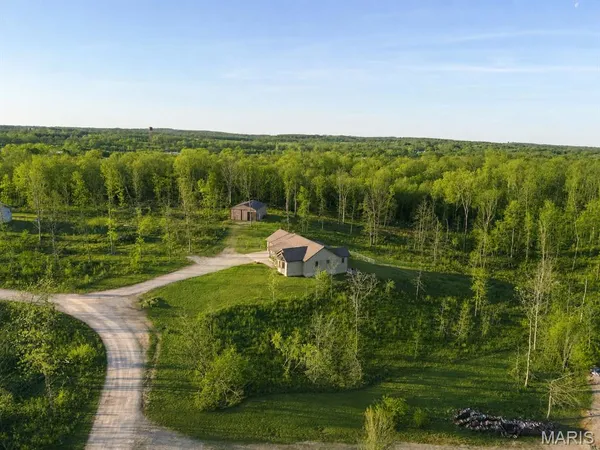 $369,900 | 1278 Fox Cir Drive, Mountain View, MO 65548