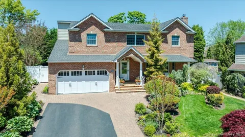$1,699,999 | 2539 Bradley Court, Merrick, NY 11566
