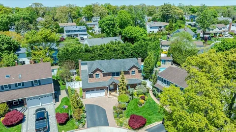 $1,699,999 | 2539 Bradley Court, Merrick, NY 11566