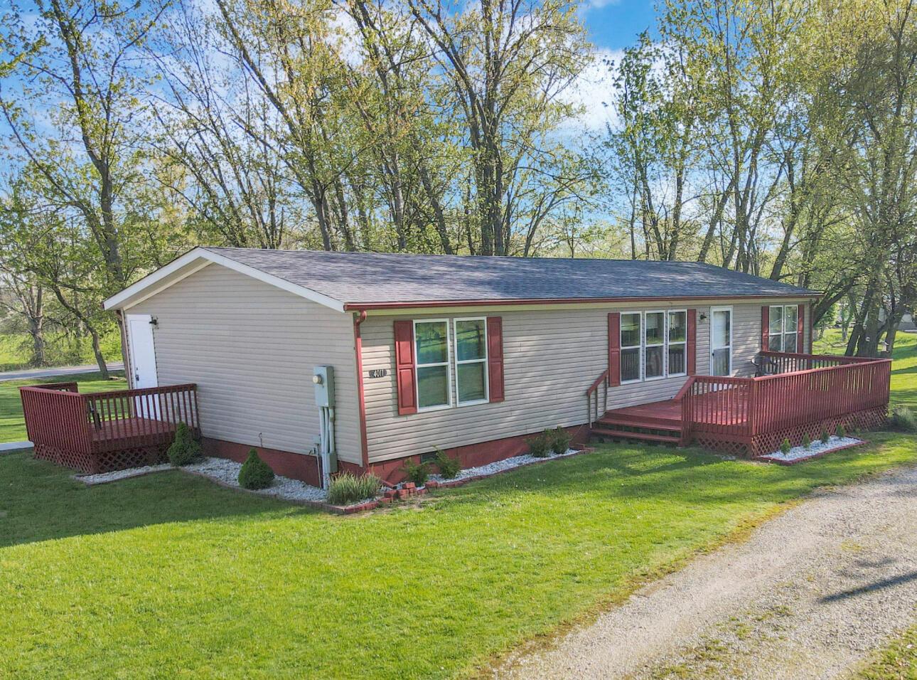 4011 Walnut Road Buckeye Lake, OH 43008 - Photo 2 of 30 IMG_E9249