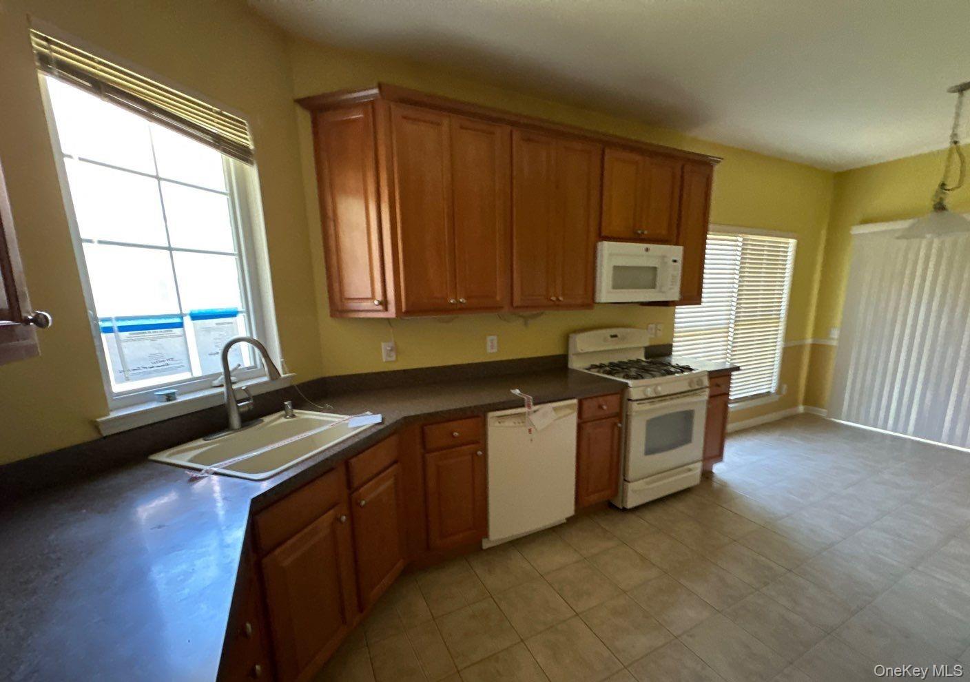 68 Louden Loop Mount Sinai, NY 11766 - Photo 7 of 16