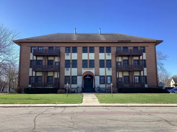 $109,900 | 913 Abbott Street, Unit 204, Albert Lea, MN 56007