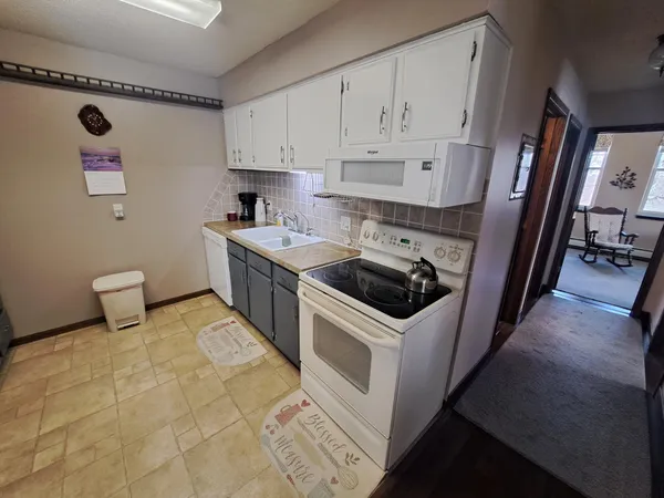 $109,900 | 913 Abbott Street, Unit 204, Albert Lea, MN 56007