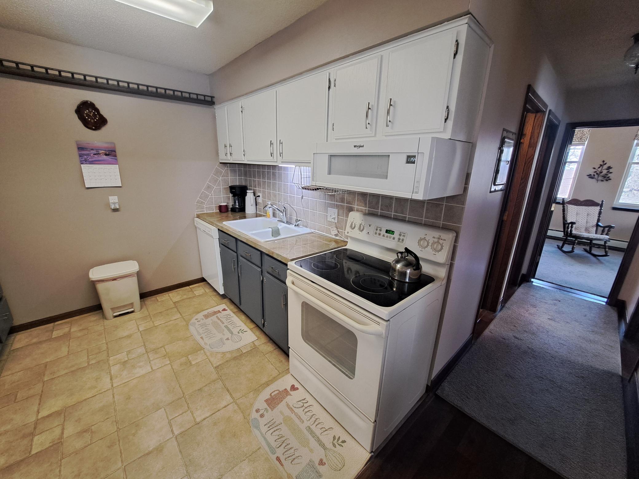 913 Abbott Street, Unit 204 Albert Lea, MN 56007 - Photo 13 of 24